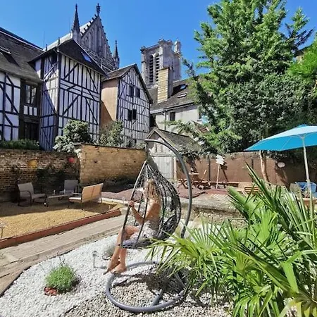 L'ourson De La Cathedrale - Calme - Jardin - Wifi *