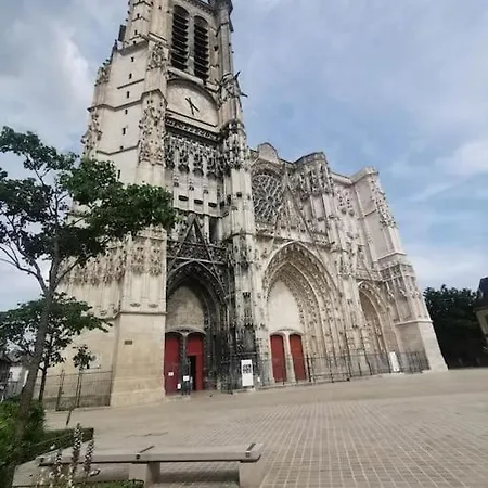 L'ourson De La Cathedrale - Calme - Jardin - Wifi Lejlighed *